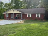 Spring Discounted Rates!  Spacious w/Hot Tub/Grill/Firepit 4 Br Red River Gorge Hotels in Wolfe County