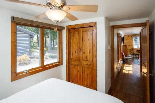 Charming Cottage with Outdoor Patio - Delightful Peaceful Retreat