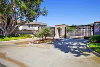 Comfortable Patio and Beach Access - Beautiful Coastal Oasis Hotels in Solana Beach