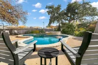 Gorgeous Retreat - Shared Pool, Hot Tub, Designer Linens