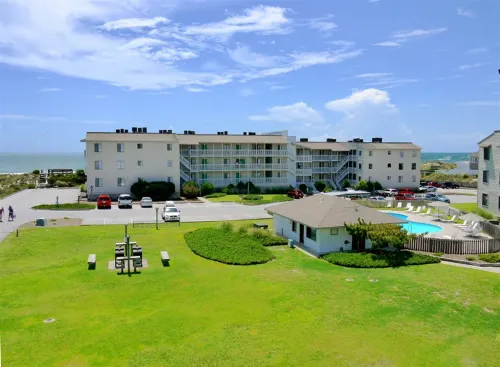 Oceanfront Retreat - Waterfront, Pool, Internet, Deck Các khách sạn ở Emerald Isle