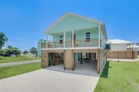 Stunning Ocean Views and Well-Equipped Kitchen - Charming Coastal Haven