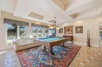 Massive Lakefront Mansion, 9Br/6BA 16 Beds, Private Pool & Dock, 9200Sqft+