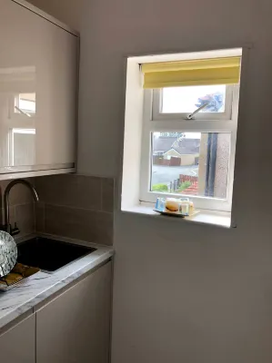 Private flat in Wrose, Shipley, Bradford - 3-Star