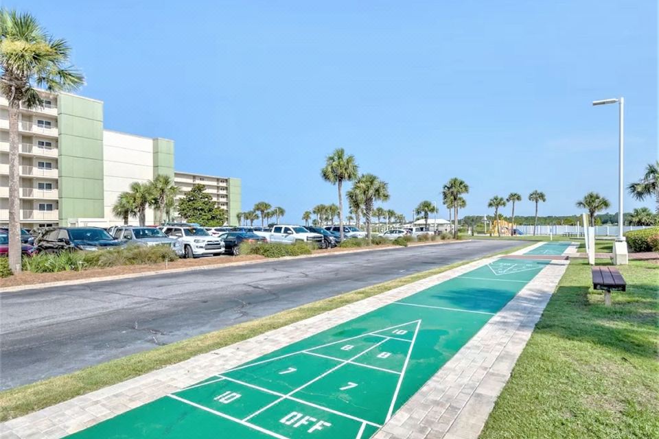 Photo 4 of 6