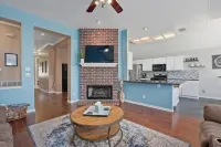 Lovely Leander Home Hotels in Leander