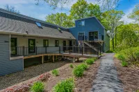 Charming Condo with Seasonal Views and Cozy Fireplace - Elegant Retreat