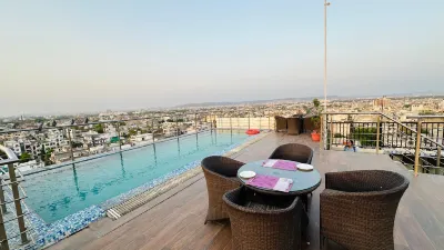 Regenta Central Jaipur Hotel a 