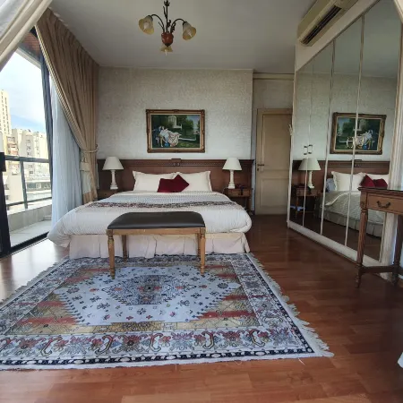 Holiday Home Suites
