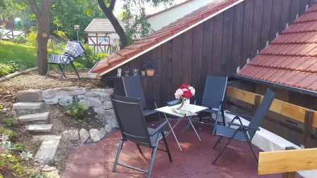 Charmantes Ferienhaus Mit Naturgarten Отели в г. Унтервайд