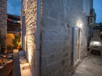 Townhouse Lucia Hotele w: Trogir