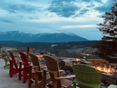 ヘッドウォーターズ ロッジ アット イーグル ランチ リゾート インヴァーミアのホテル