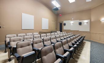 Spacious Home W/Private Pool/Spa & Free Waterpark!