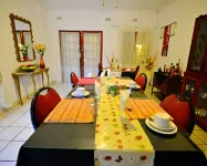 Lalamo Guest House - พร้อมอาหารเช้า