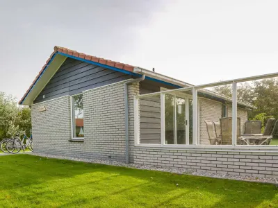 Comfortable bungalow with dishwasher, 1.5 km. from the beach