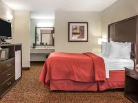Quality Inn & Suites Woodland - Sacramento Airport Hotels in Woodland