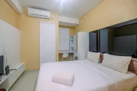 Homey and Comfort Living Studio Apartment Transpark Cibubur - parkir