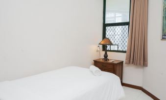 Spacious and Premium 3Br Apartment with City View Sudirman Tower Condominium