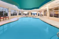 Holiday Inn Express & Suites Southport - Oak Island Area Các khách sạn ở Southport