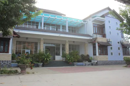 Quang Nam University Guesthouse Отели рядом с достопримечательностью «Cửa hàng phụ kiện thời trang BG»