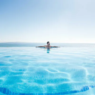 Tingirana Noosa Hotels near Noosa Springs