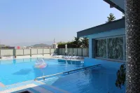 Luander Hotel - Pools