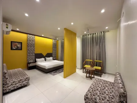 AB HOTEL AND RESTAURANT Отели в г. Конаджайр