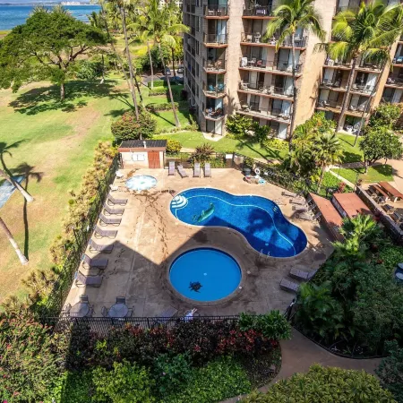 Elegant Penthouse Oceanfront Vistas