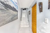 Island View 28 by Host Agents