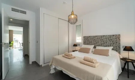 Sur Suites la Dorada, Centricos Soleados a Pocos Metros de la Playa y Con Parking Opcional Отели в г. Фуэнхирола