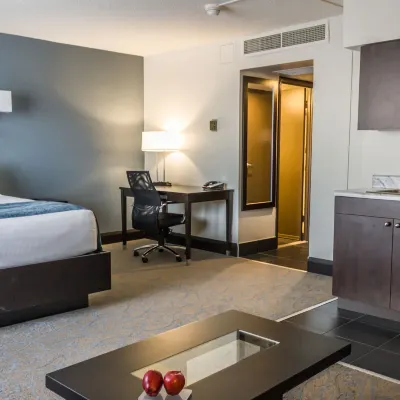 Ottawa Embassy Hotel & Suites Hotels near Rideau Canal