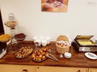Opal Hotel - breakfast