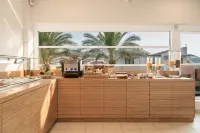 Elia Platanias - breakfast