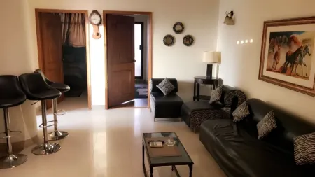 Eden Apartment Sleeps 6 with Pets Отели рядом с достопримечательностью «Зоопарк Лахор»