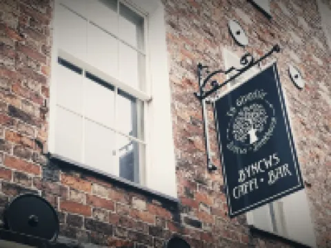Ty Glyndwr Bunkhouse, Bar and Cafe Hotels in Caernarfon