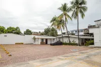 Hotel Manantial Melgar - parking