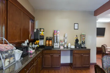 Super 8 by Wyndham Norcross/I-85 Atlanta Отели в г. Норкросс