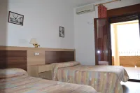 Labella - Hostal Rural Restaurante Hotels in Comarca de Guadix