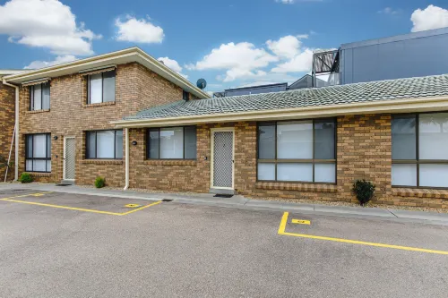 Hybiscus Waterfront Apartments Hotels in Lakes Entrance