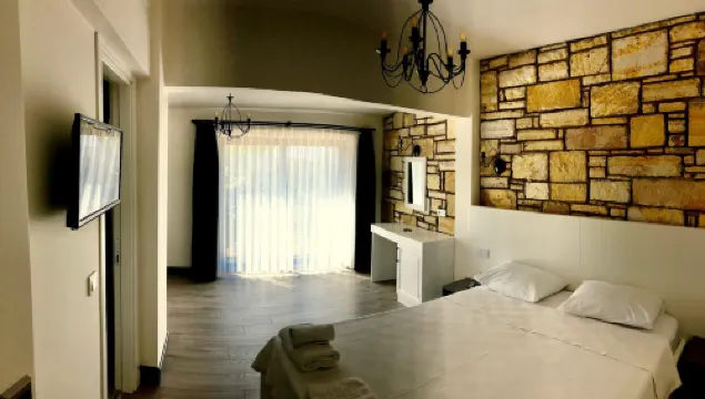 Victoria Hotel and Lounge