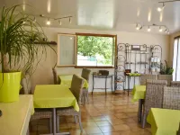 Hotel les Pins Hotels in Hourtin