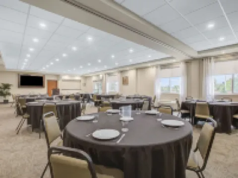 Days Inn & Suites by Wyndham Lindsay Hoteles en Lindsay