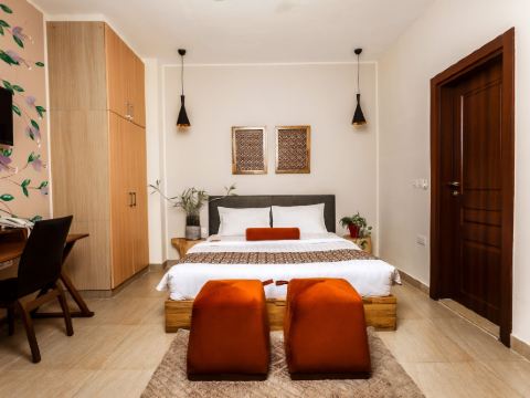 Roots Apartment Hotel