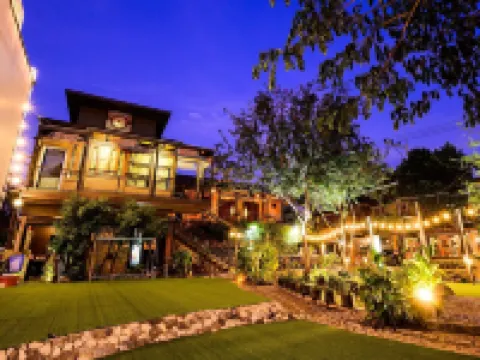 โรงแรมร่มไม้ @โฮม ปราจีนบุรี โรงแรมในอำเภอเมืองปราจีนบุรี