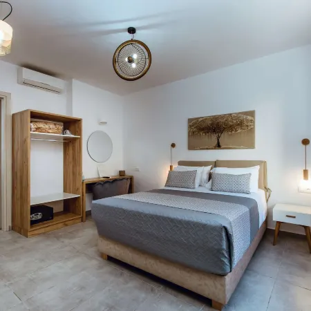 Deluxe Hotel