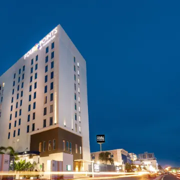 Four Points by Sheraton Chennai OMR Отели рядом с достопримечательностью «Парк развлечений VGP Universal Kingdom»
