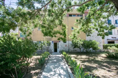 Uncle Albert's Hotels near Central Square in Trogir