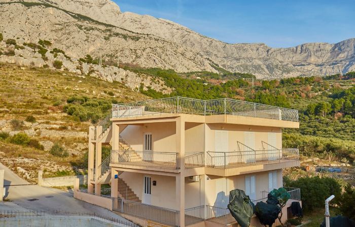 Apartments Zelic Tucepi