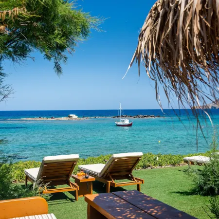 Niki Savvas Studio & Suites