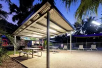 Big4 Whitsundays Tropical Eco Resort فنادق في Flametree